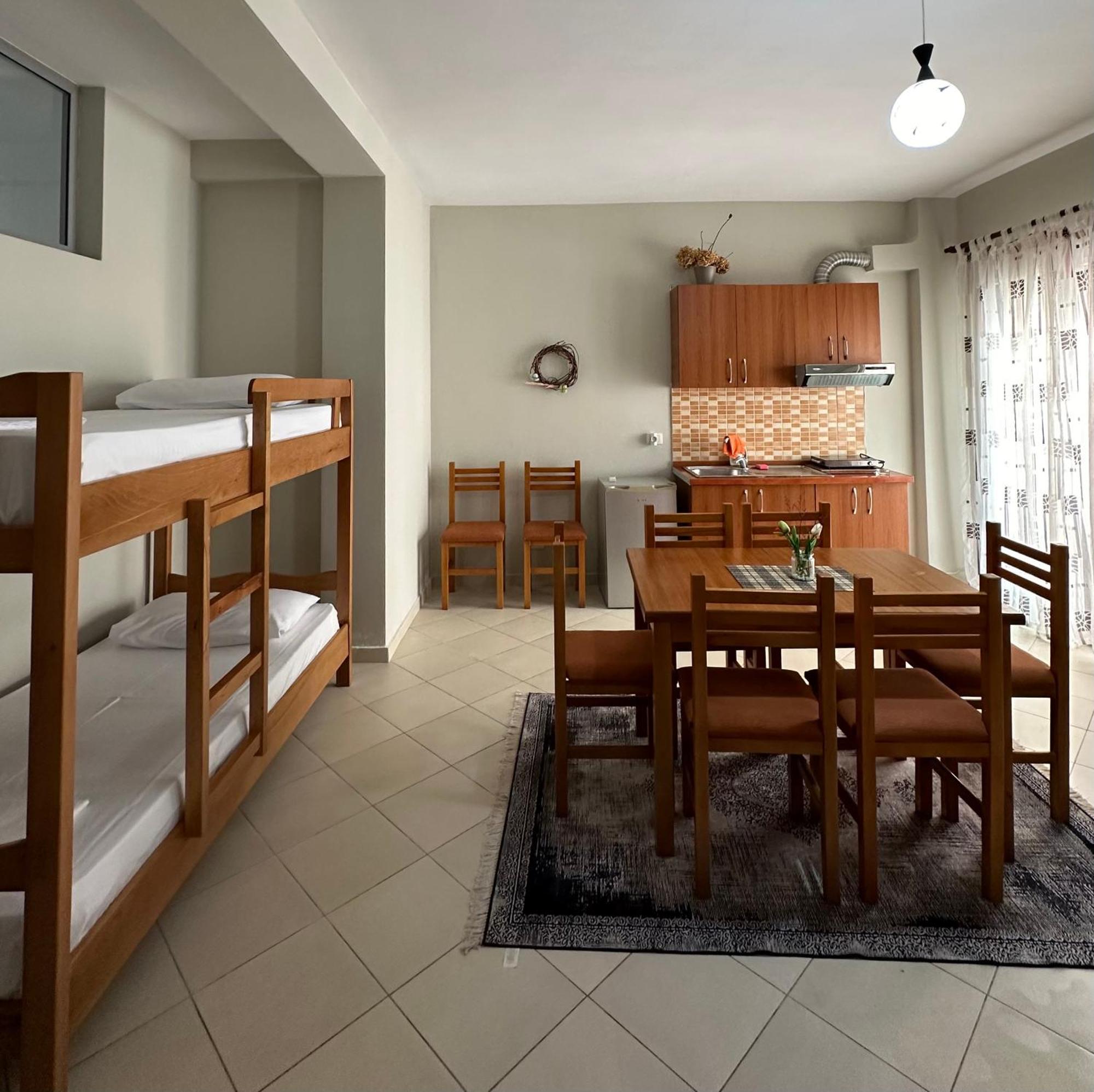 Dn Apartments Вльора Екстер'єр фото
