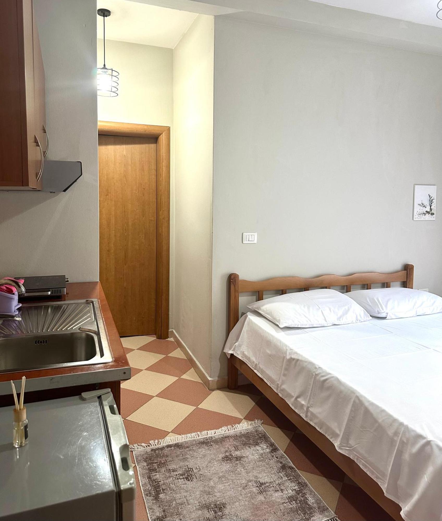 Dn Apartments Вльора Екстер'єр фото