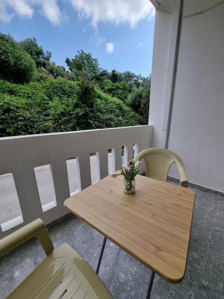 Dn Apartments Вльора Екстер'єр фото