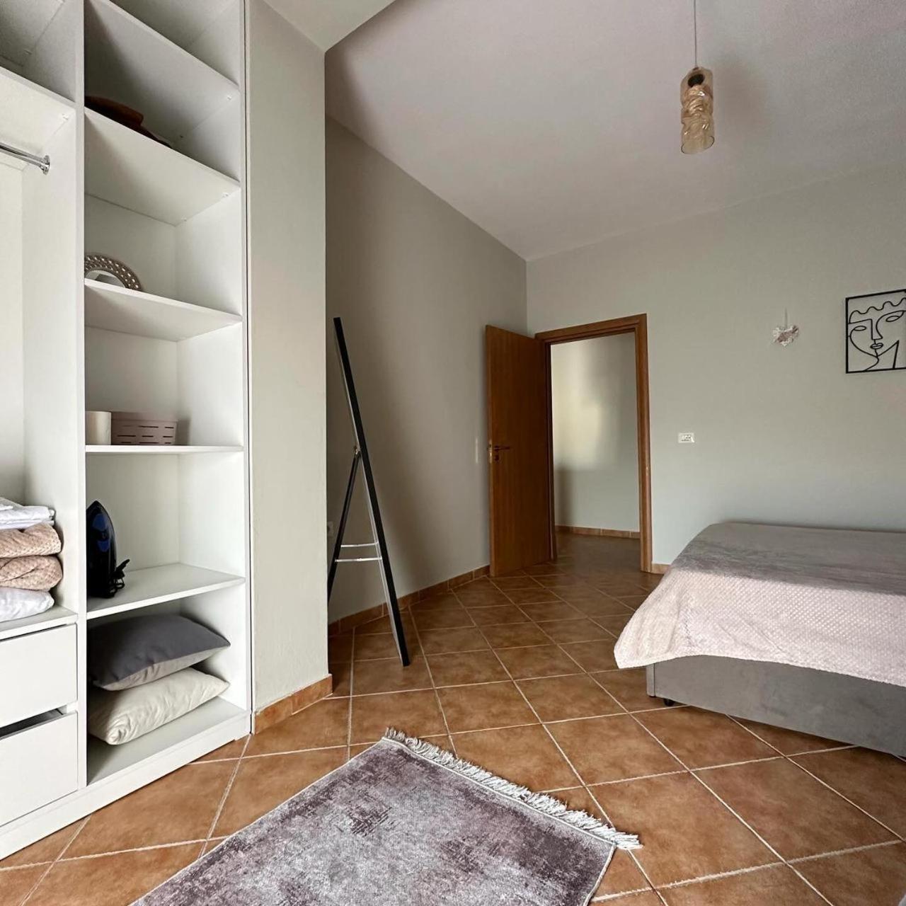 Dn Apartments Вльора Екстер'єр фото