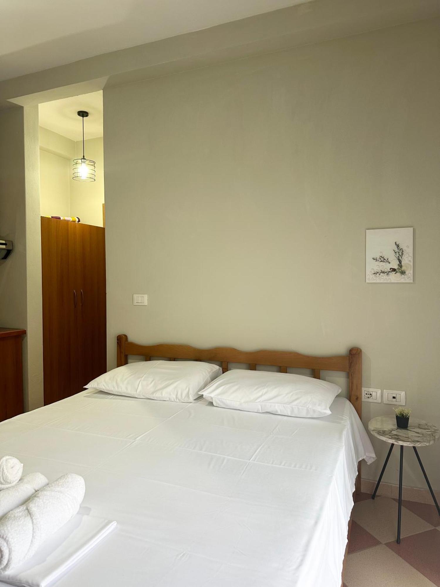 Dn Apartments Вльора Екстер'єр фото