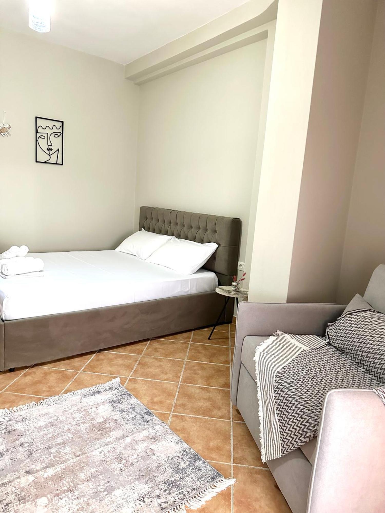 Dn Apartments Вльора Екстер'єр фото