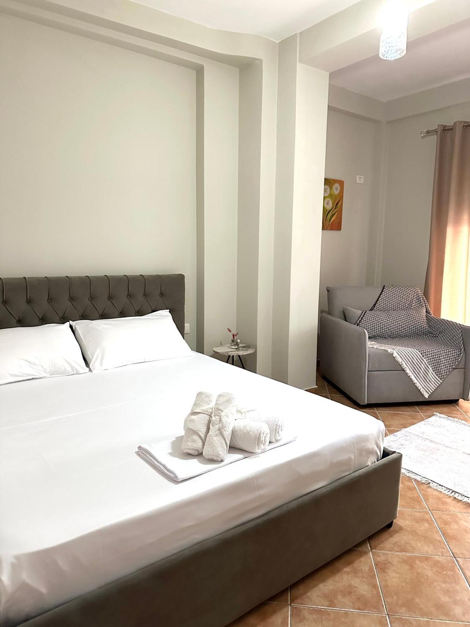 Dn Apartments Вльора Екстер'єр фото