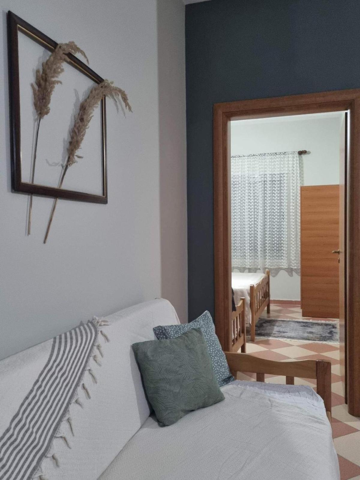 Dn Apartments Вльора Екстер'єр фото