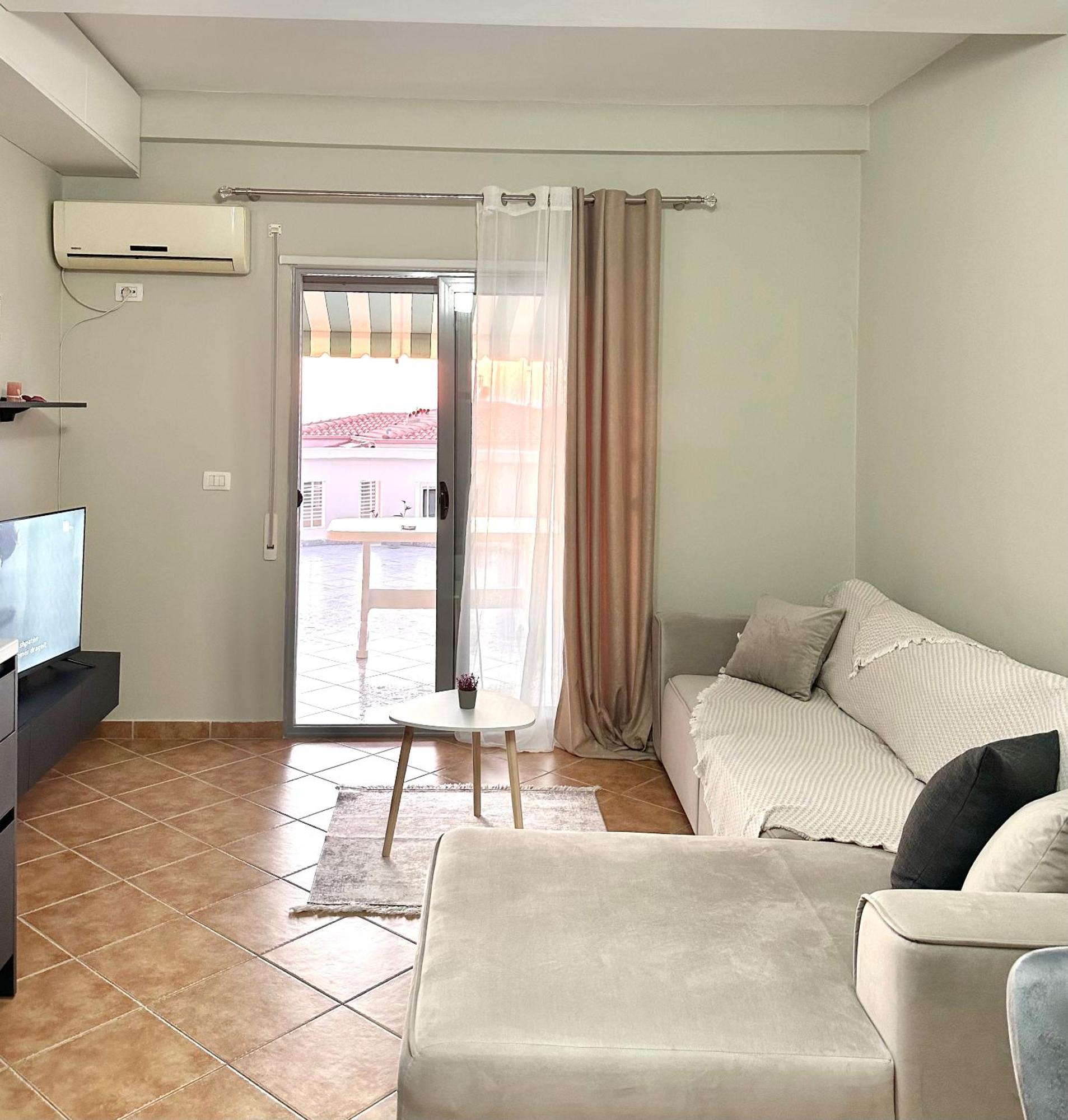 Dn Apartments Вльора Екстер'єр фото