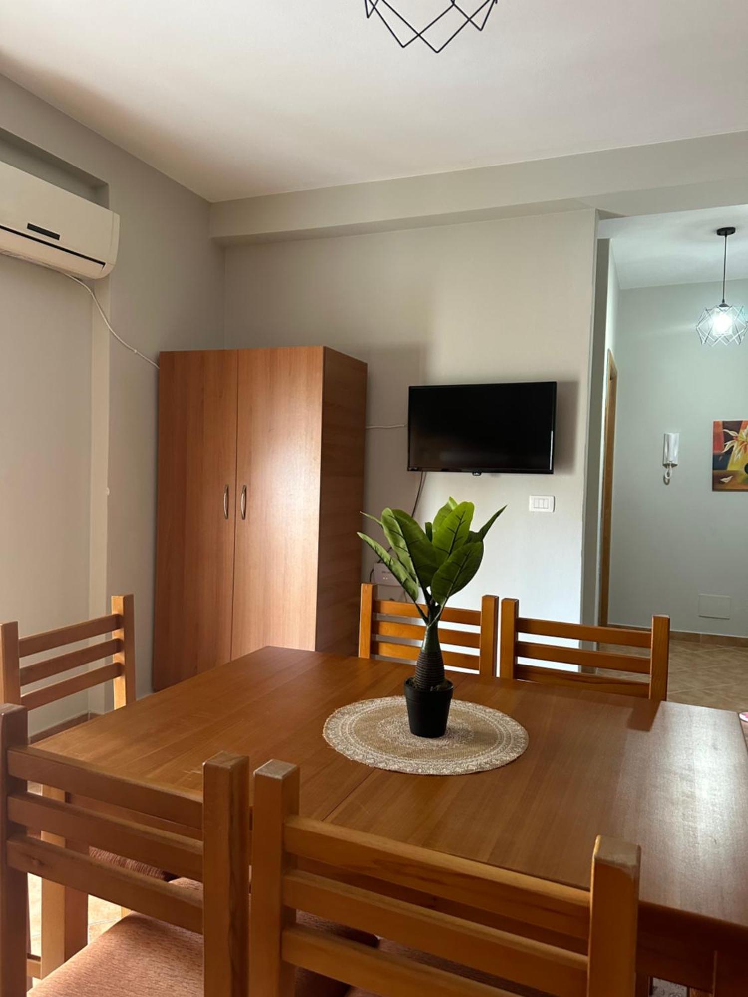 Dn Apartments Вльора Екстер'єр фото